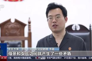 计划改革！拉爵副手、英力士体育总监布雷斯福德爵士现场观赛曼联